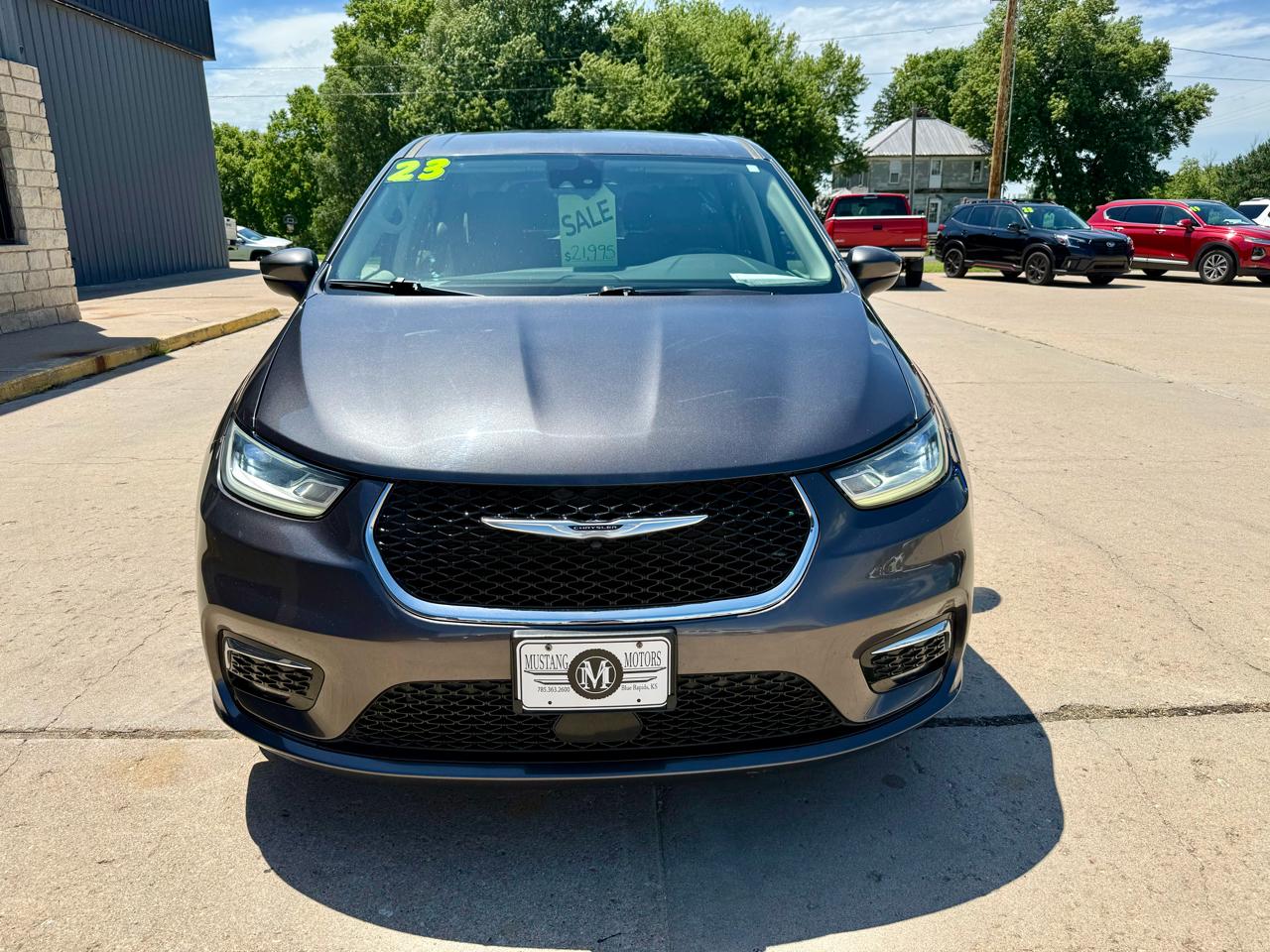 Chrysler Pacifica Touring L FWD 2023