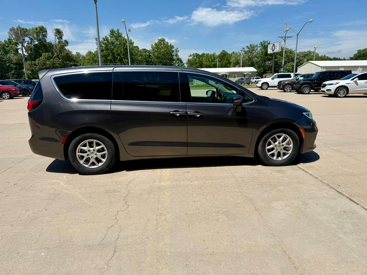 Chrysler Pacifica Touring L FWD 2023