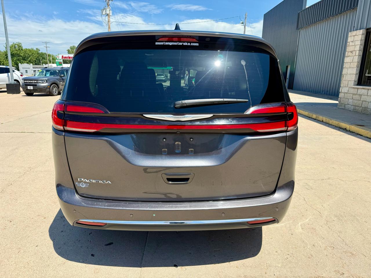 Chrysler Pacifica Touring L FWD 2023
