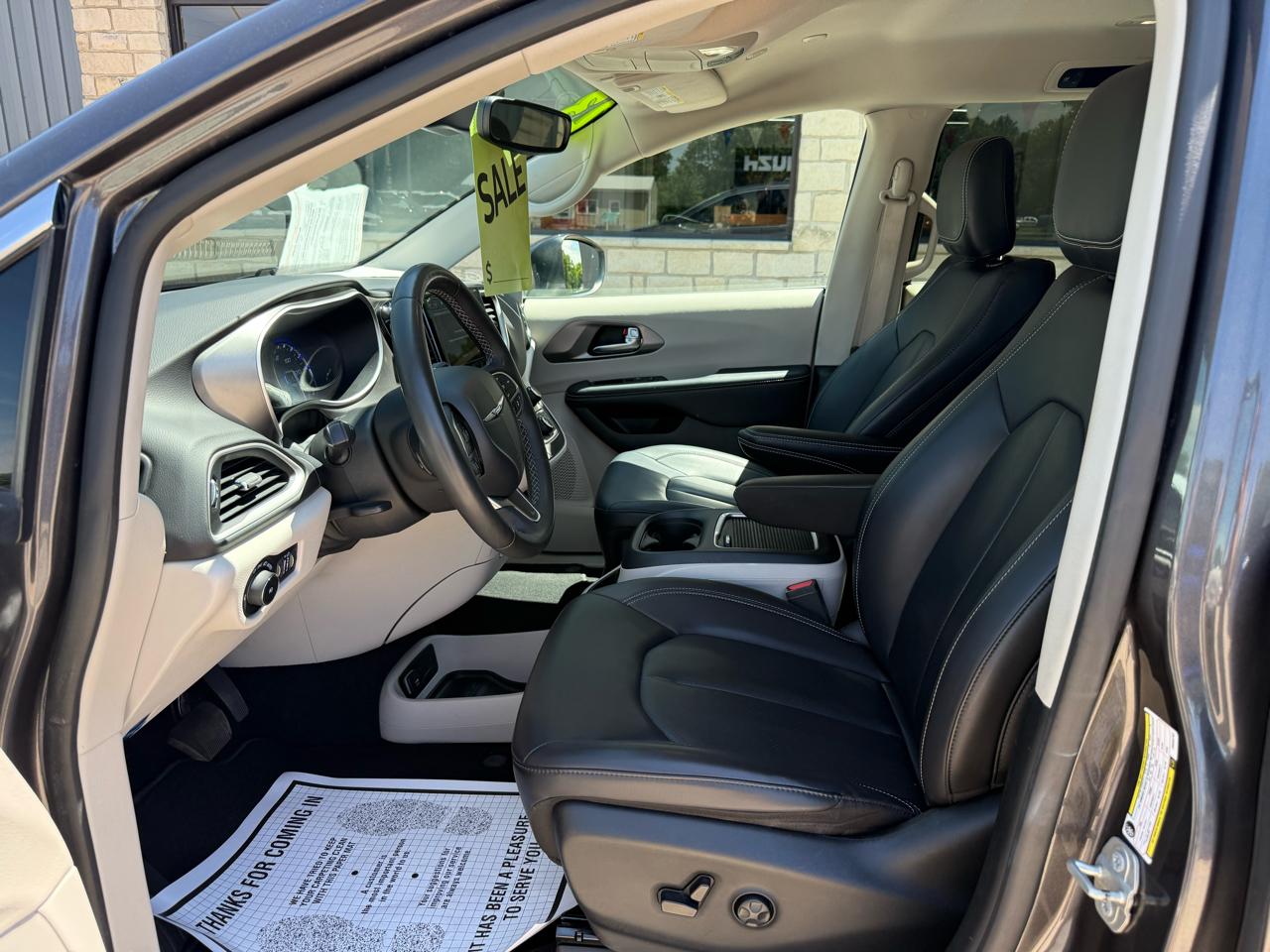 Chrysler Pacifica Touring L FWD 2023