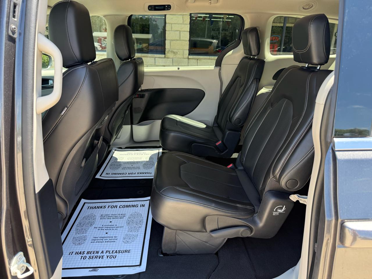 Chrysler Pacifica Touring L FWD 2023