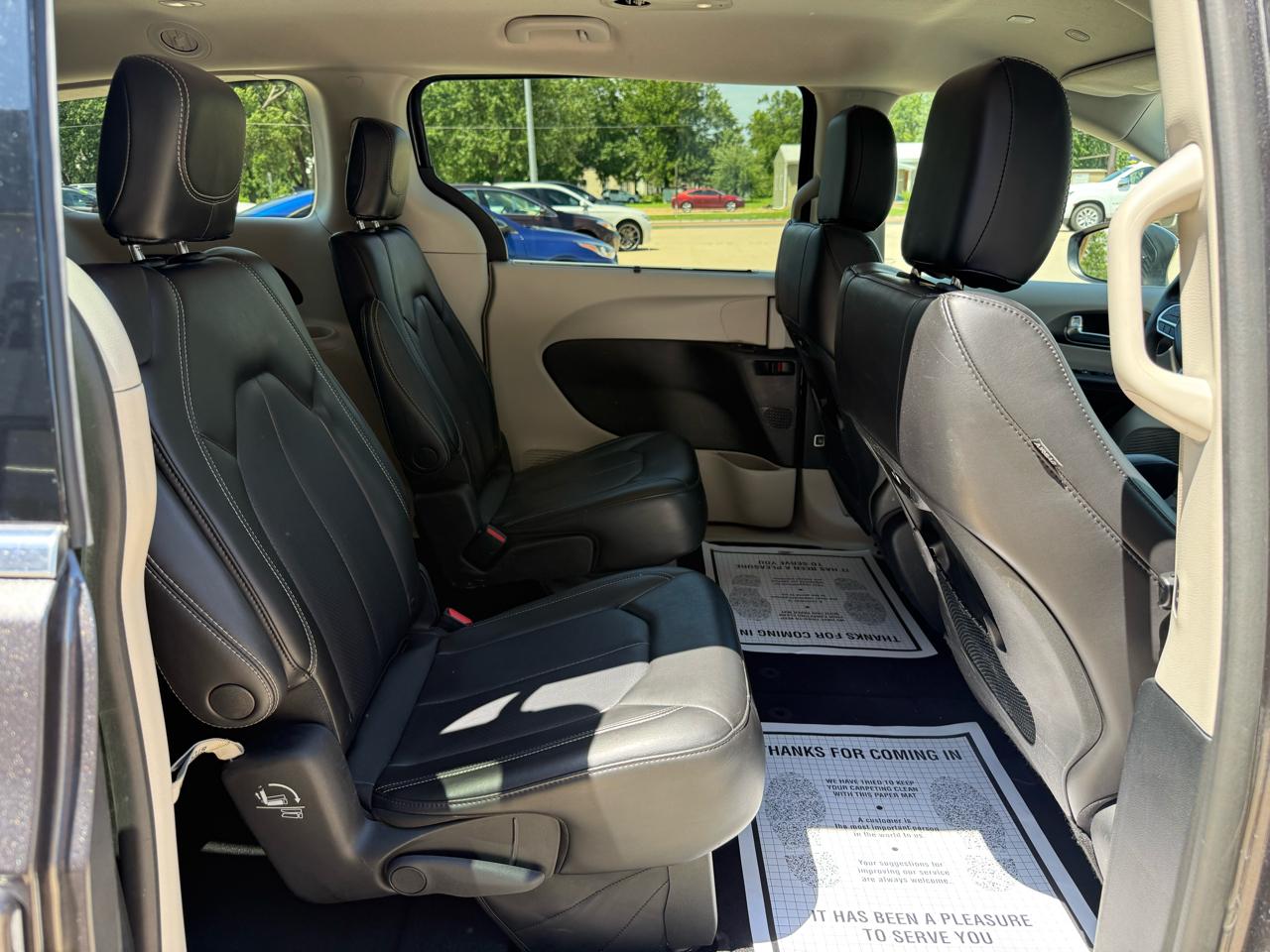 Chrysler Pacifica Touring L FWD 2023