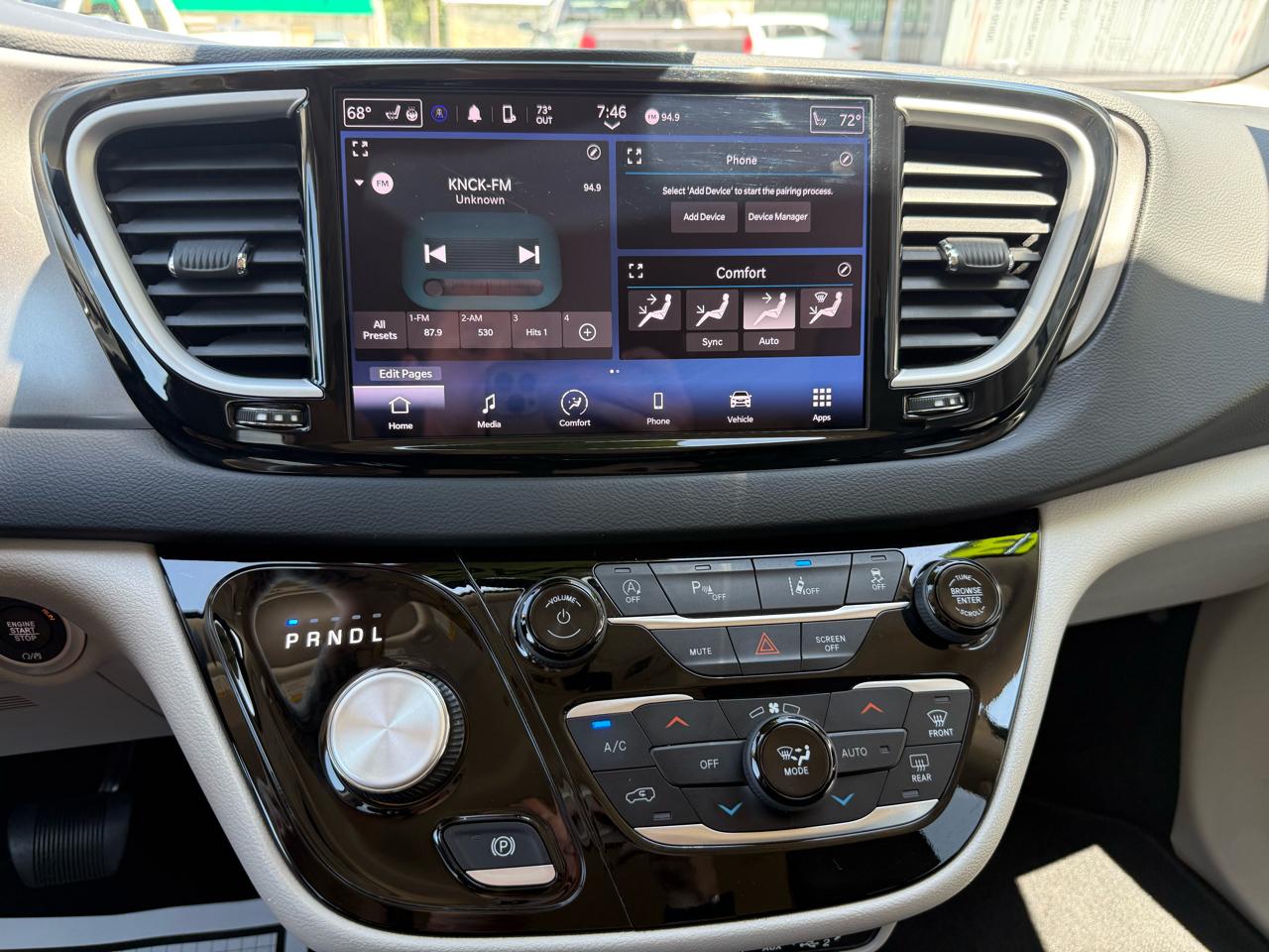 Chrysler Pacifica Touring L FWD 2023