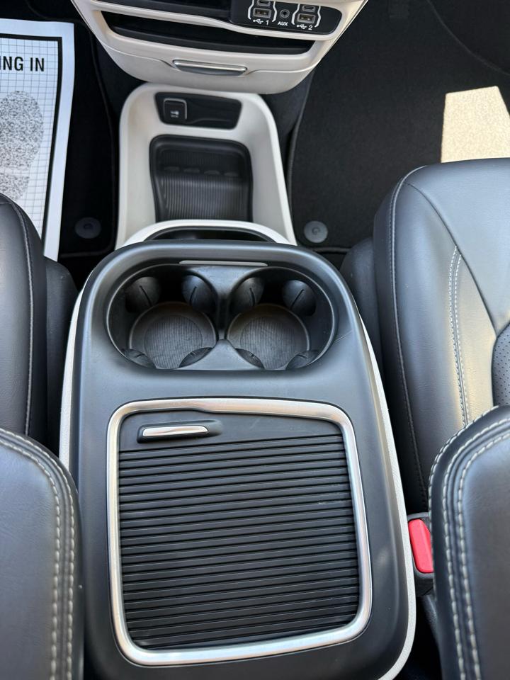 Chrysler Pacifica Touring L FWD 2023
