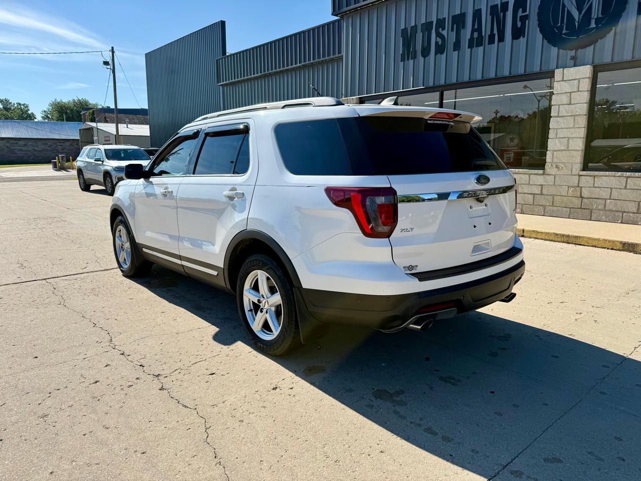 Ford Explorer 4dr XLT 2019