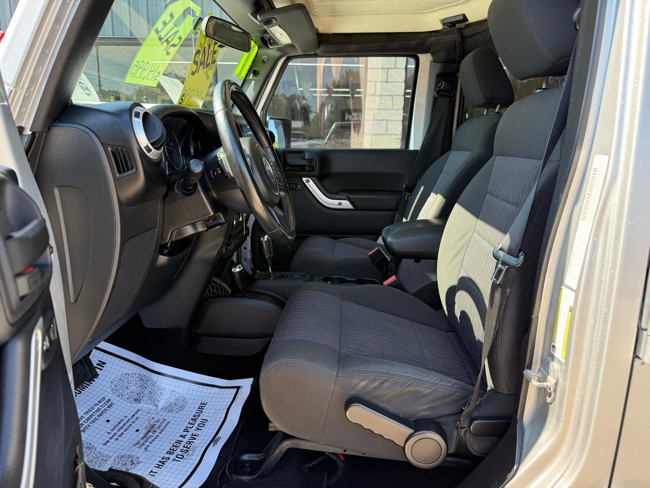 Jeep Wrangler Unlimited 4WD 4dr Sahara 2011
