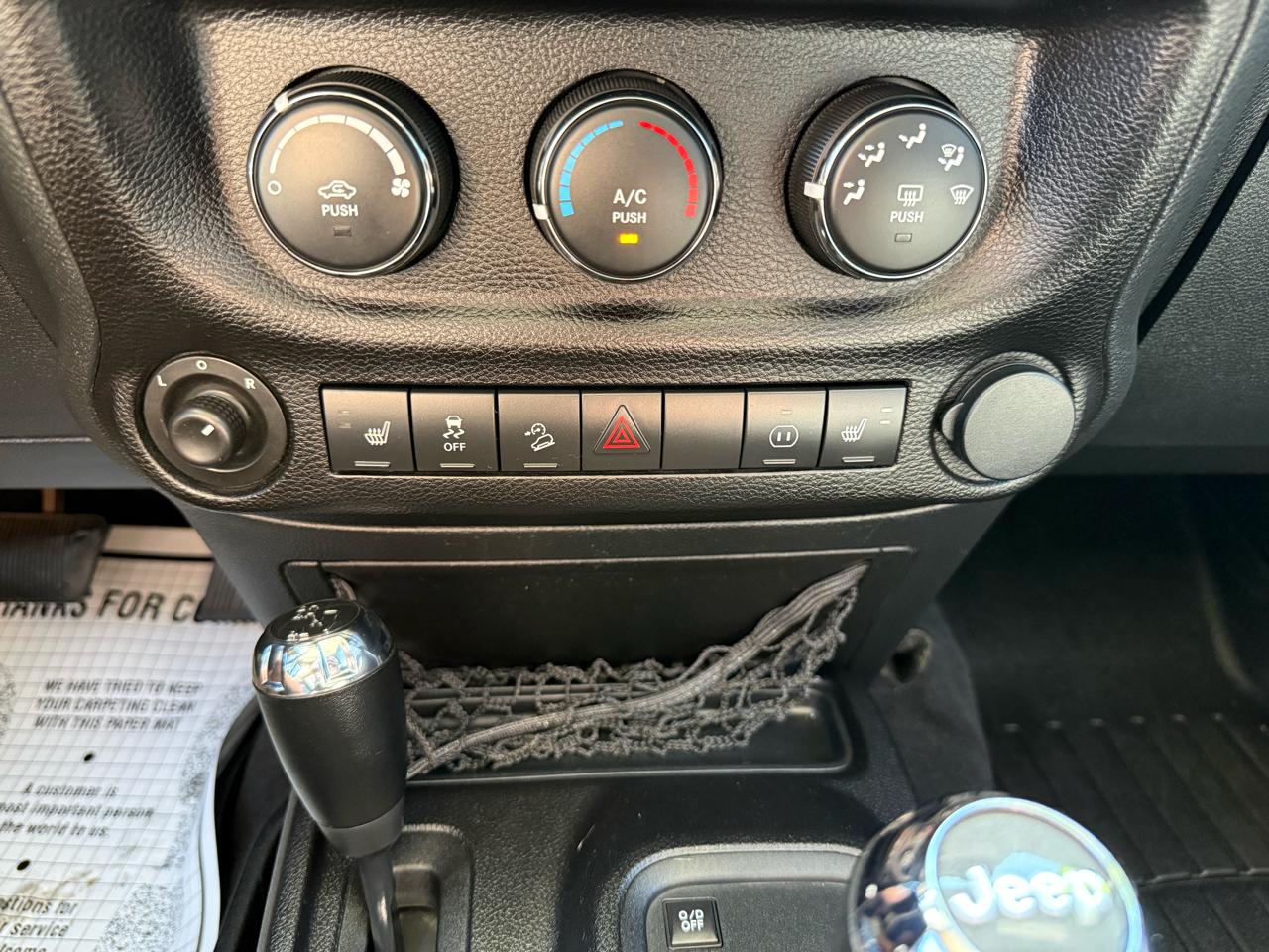 Jeep Wrangler Unlimited 4WD 4dr Sahara 2011