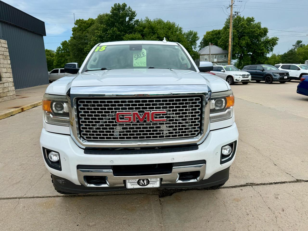 GMC Sierra 2500HD available WiFi 4WD Crew Cab 153.7" Denali 2015