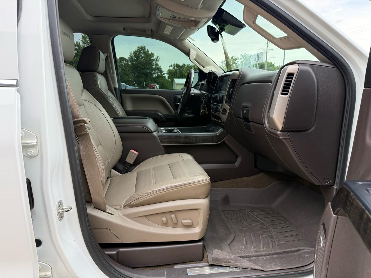 GMC Sierra 2500HD available WiFi 4WD Crew Cab 153.7" Denali 2015