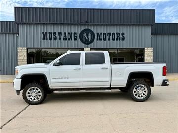 2015 GMC Sierra 2500HD available WiFi 4WD Crew Cab 153.7" Denali