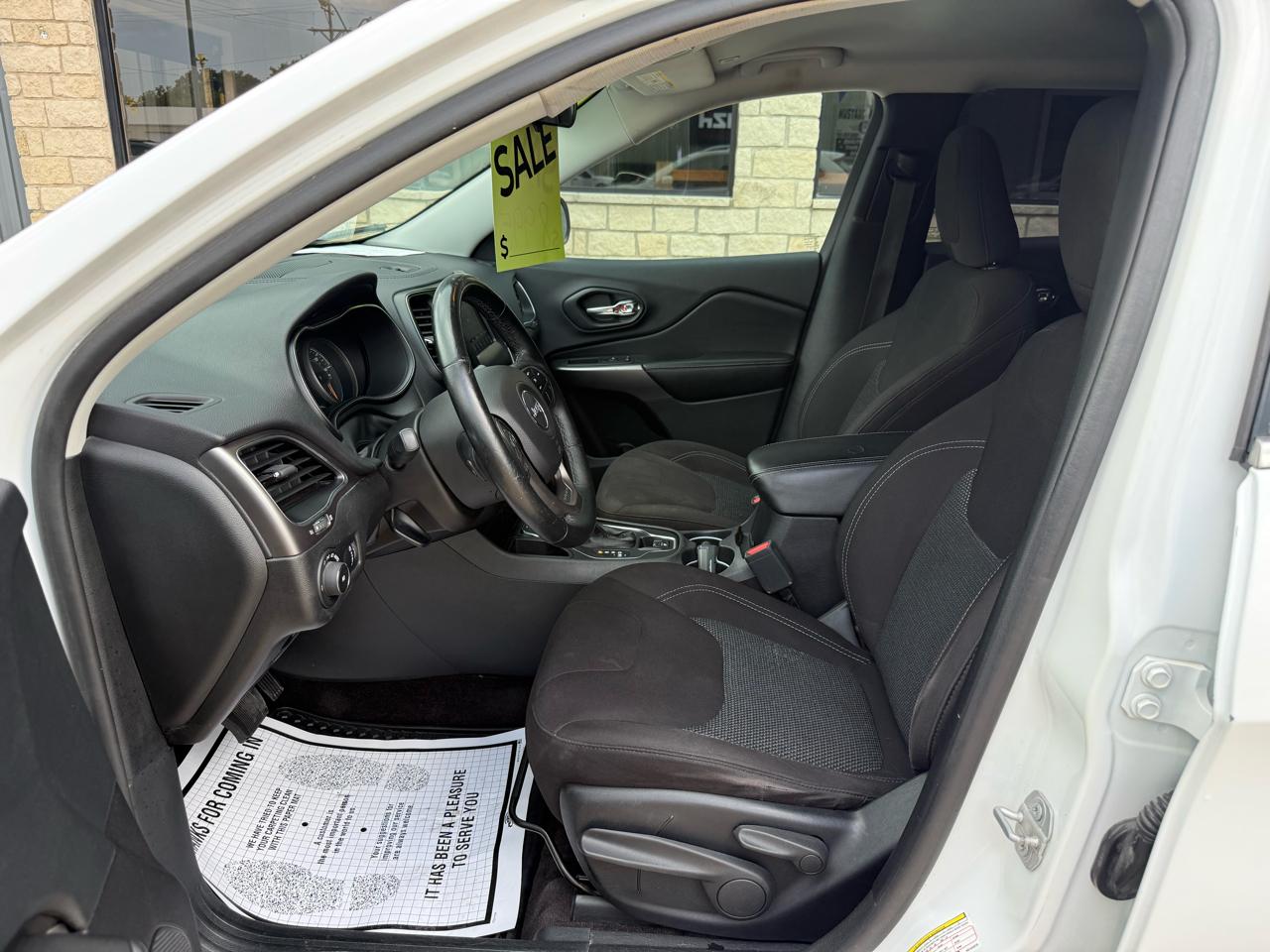 Jeep Cherokee Latitude FWD 2019