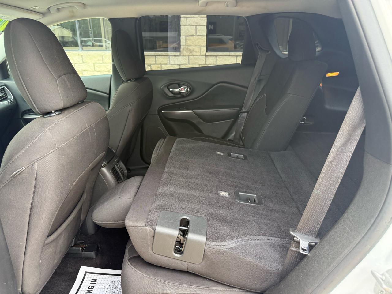 Jeep Cherokee Latitude FWD 2019