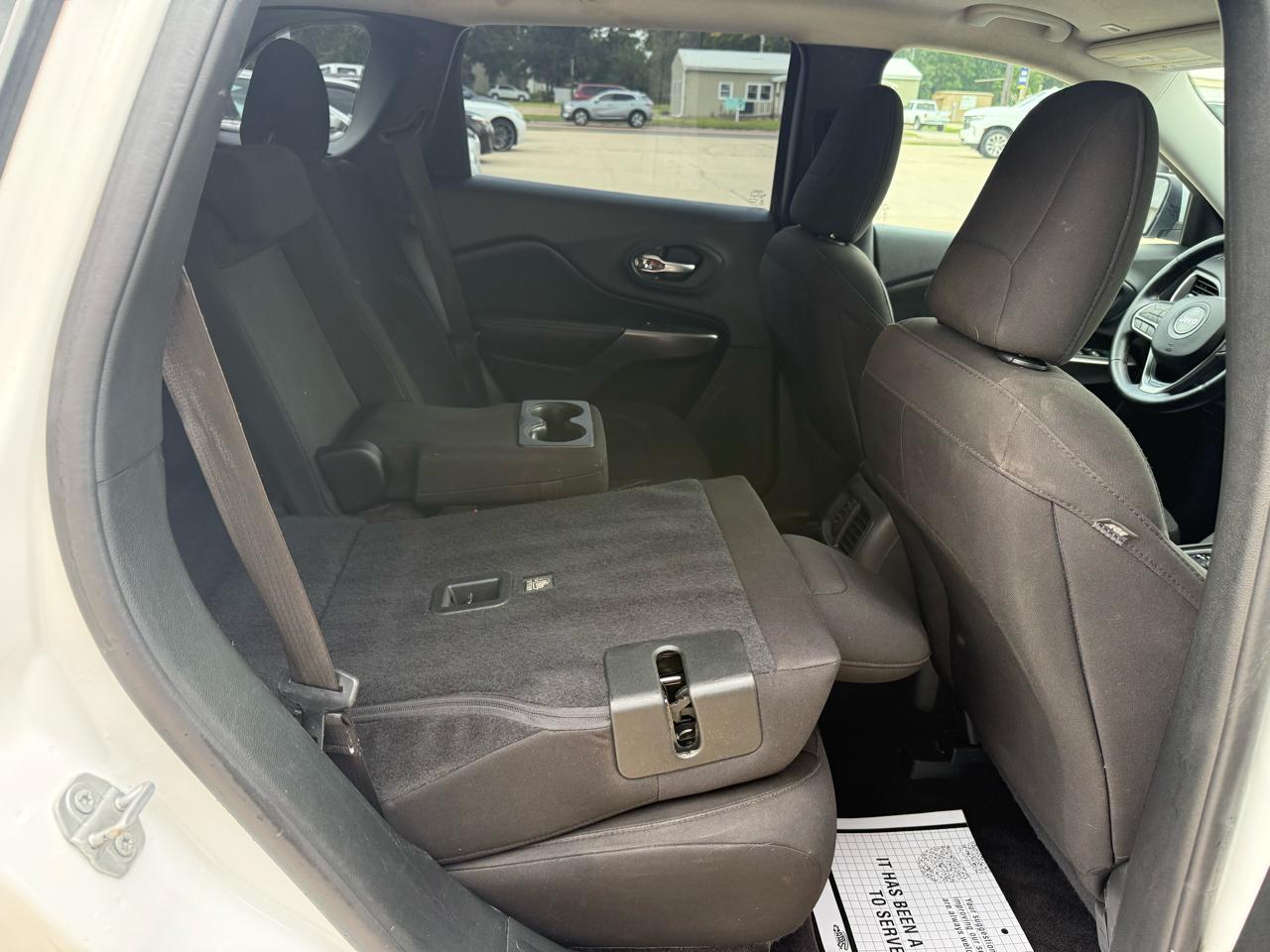 Jeep Cherokee Latitude FWD 2019
