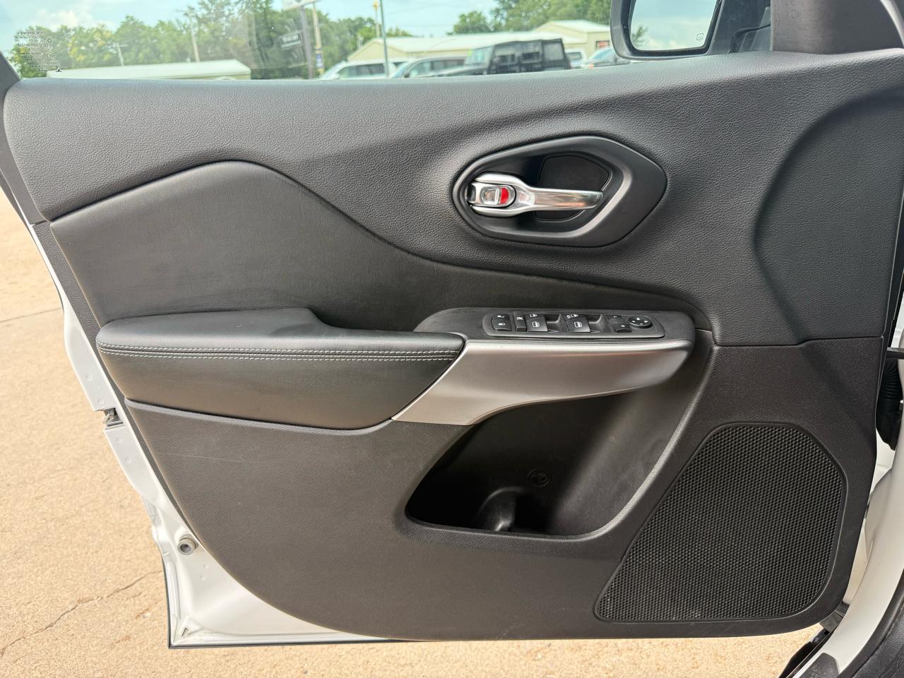 Jeep Cherokee Latitude FWD 2019