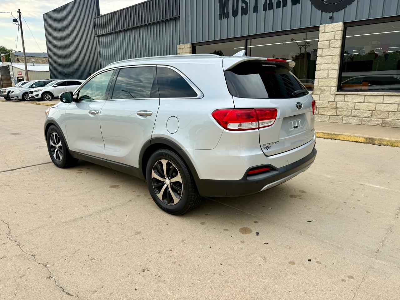 Kia Sorento FWD 4dr 3.3L EX 2016