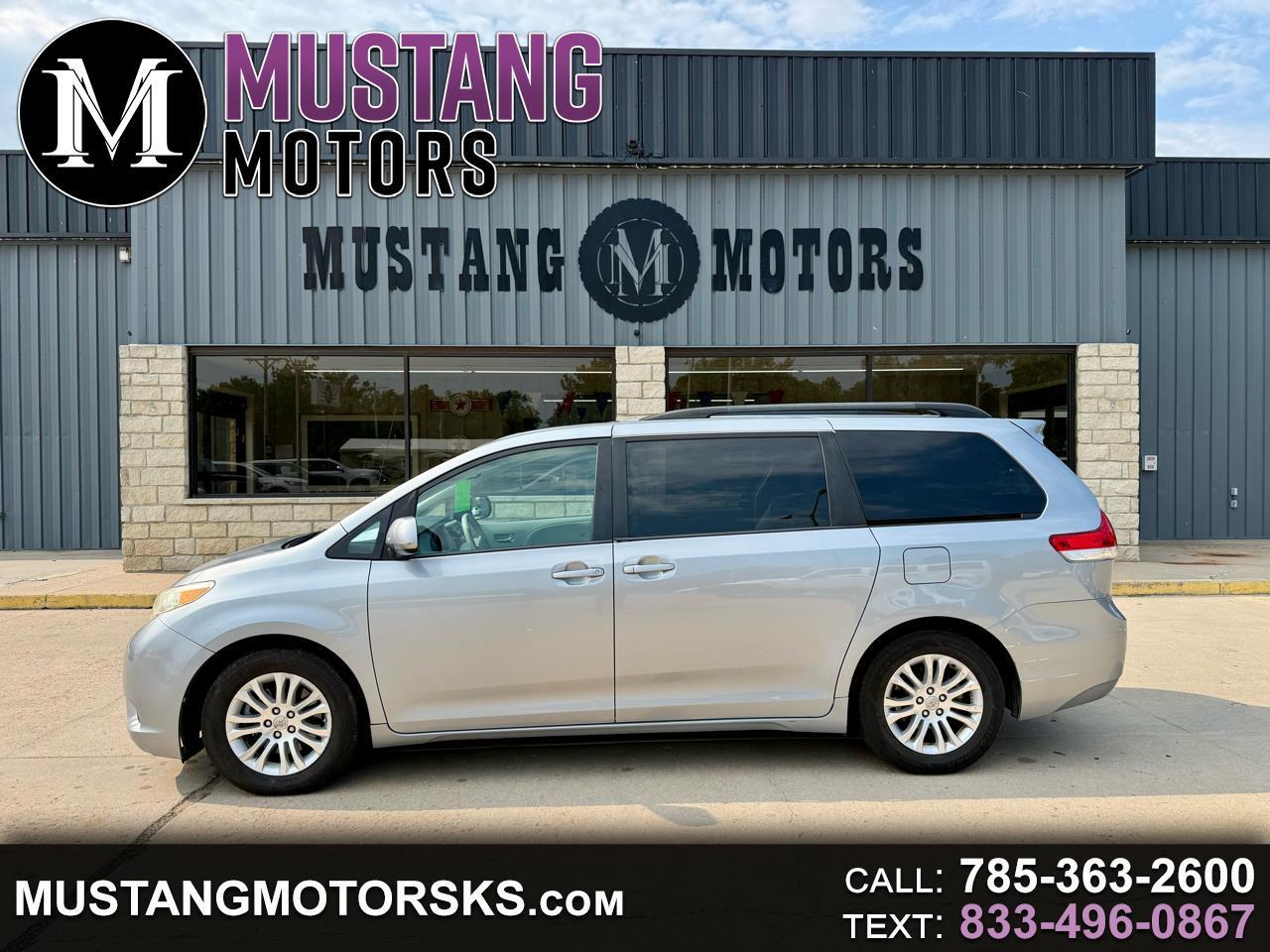 2014 Toyota Sienna 5dr 7-Pass Van V6 XLE FWD (Natl)