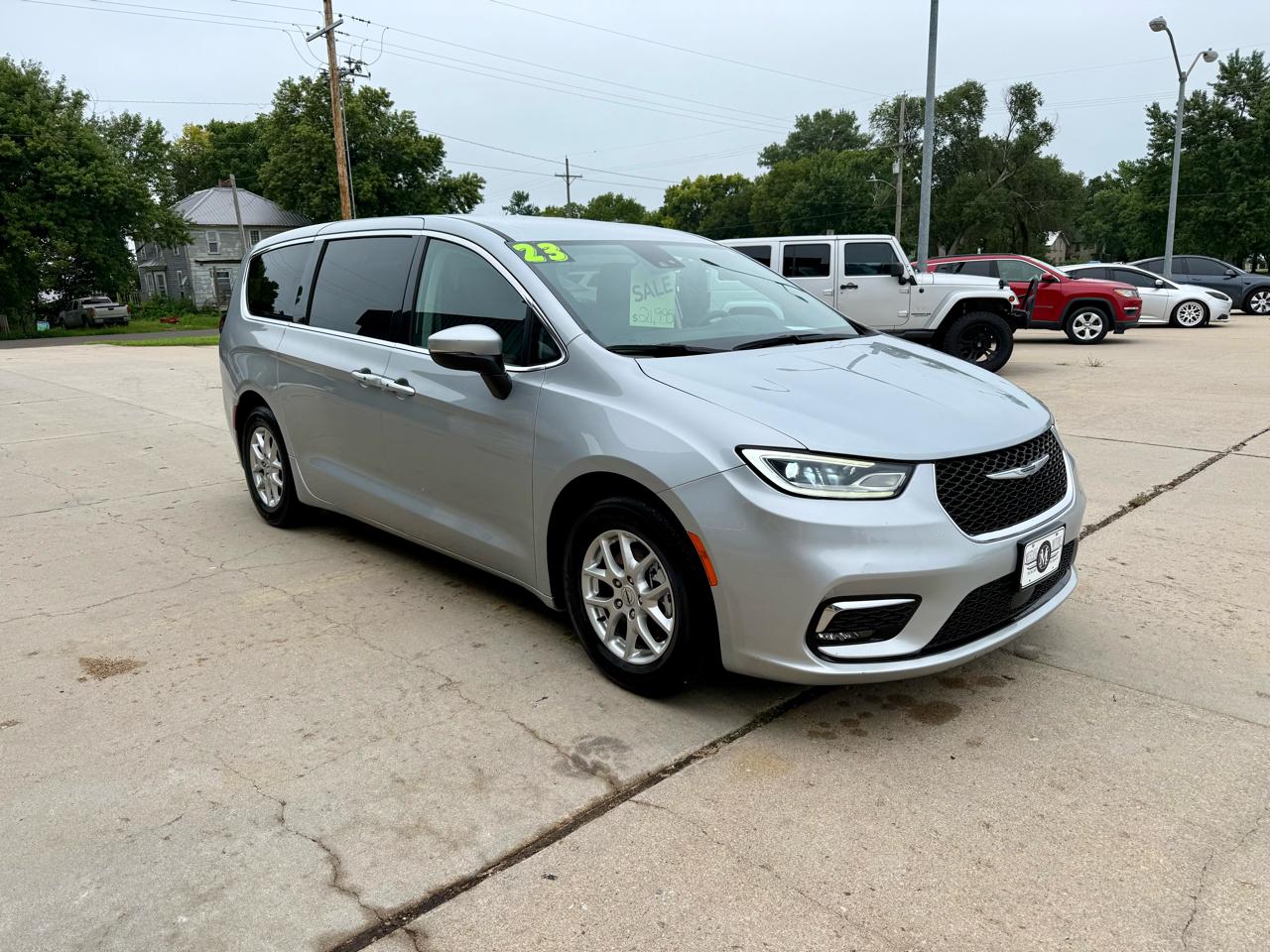 Chrysler Pacifica Touring L FWD 2023