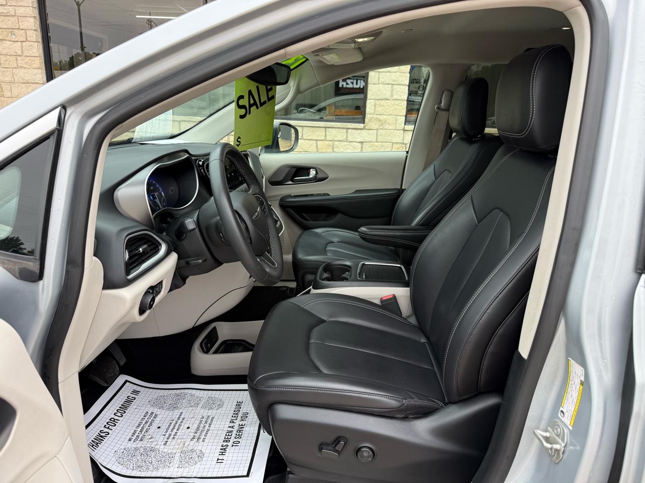 Chrysler Pacifica Touring L FWD 2023