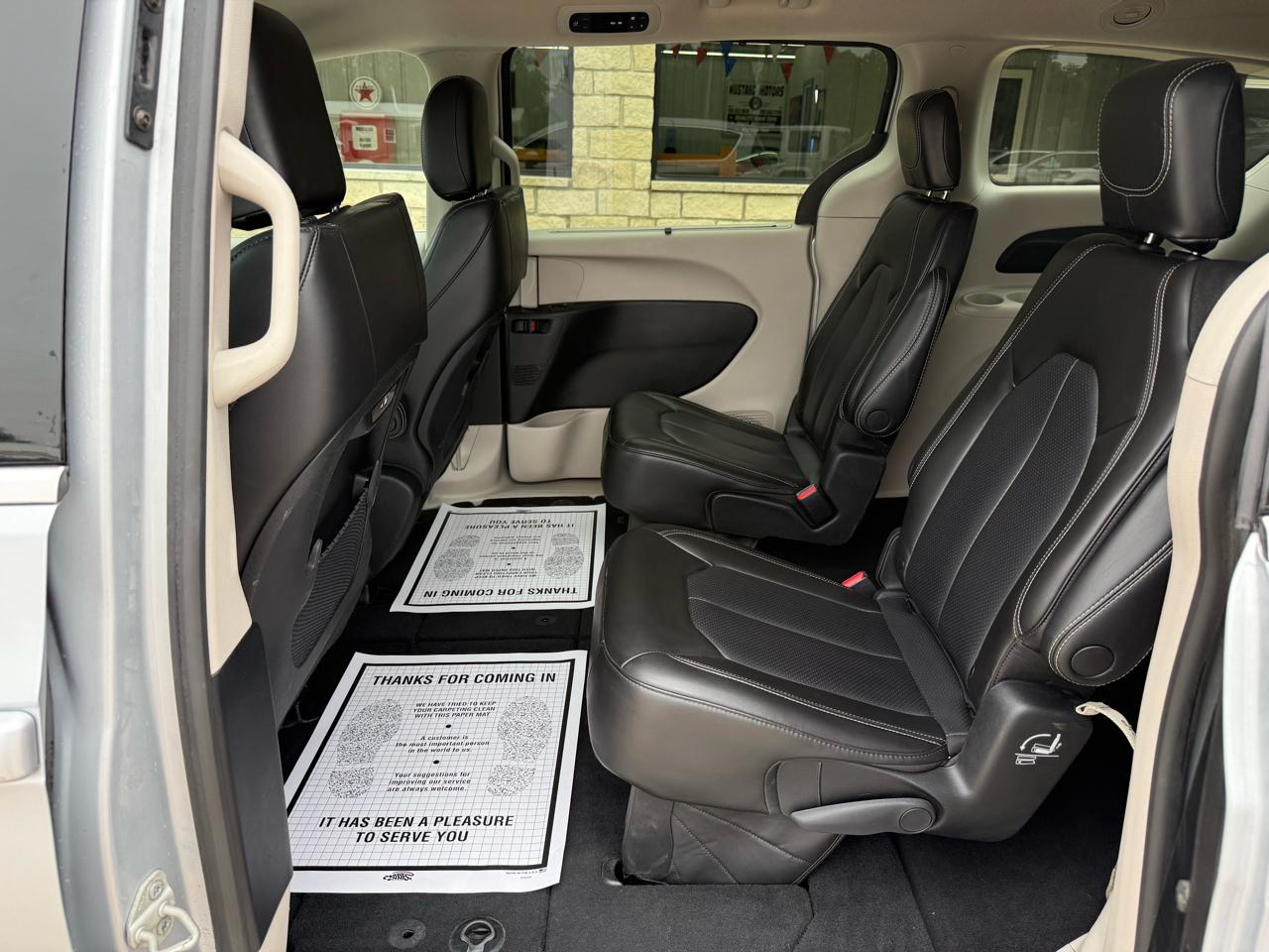 Chrysler Pacifica Touring L FWD 2023