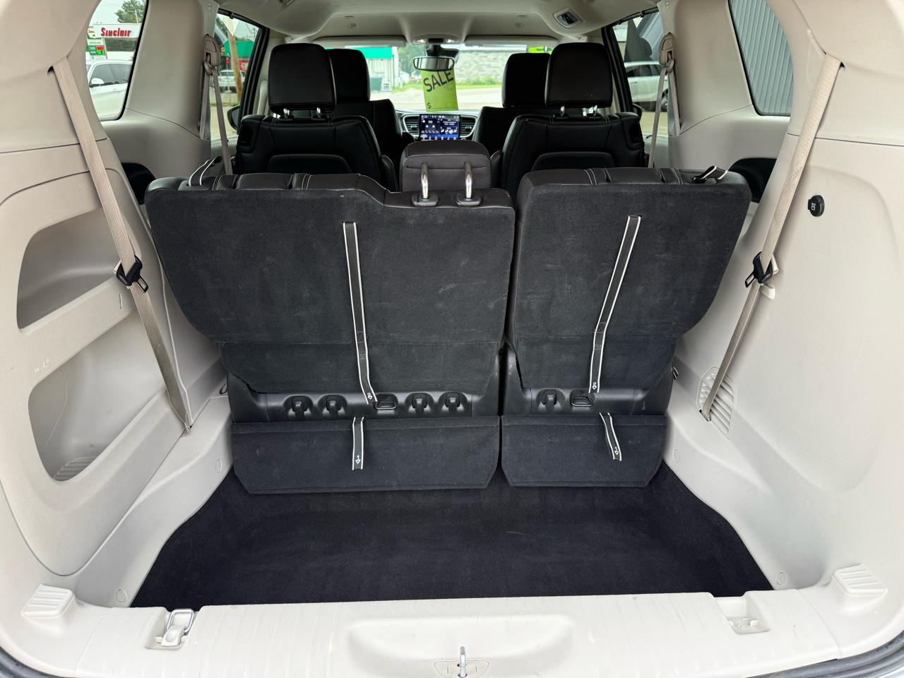 Chrysler Pacifica Touring L FWD 2023