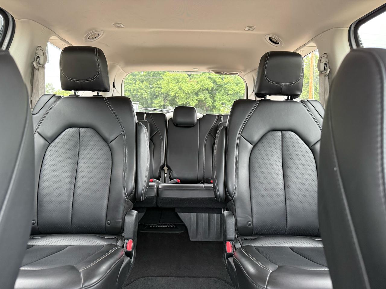 Chrysler Pacifica Touring L FWD 2023