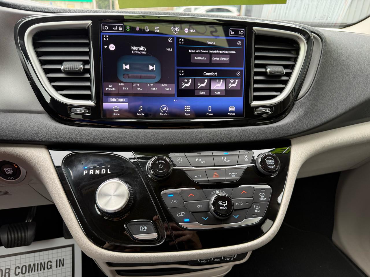 Chrysler Pacifica Touring L FWD 2023