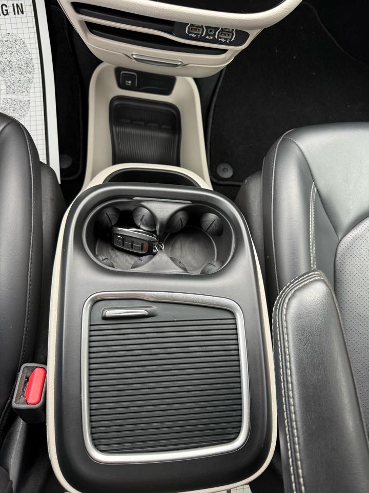 Chrysler Pacifica Touring L FWD 2023