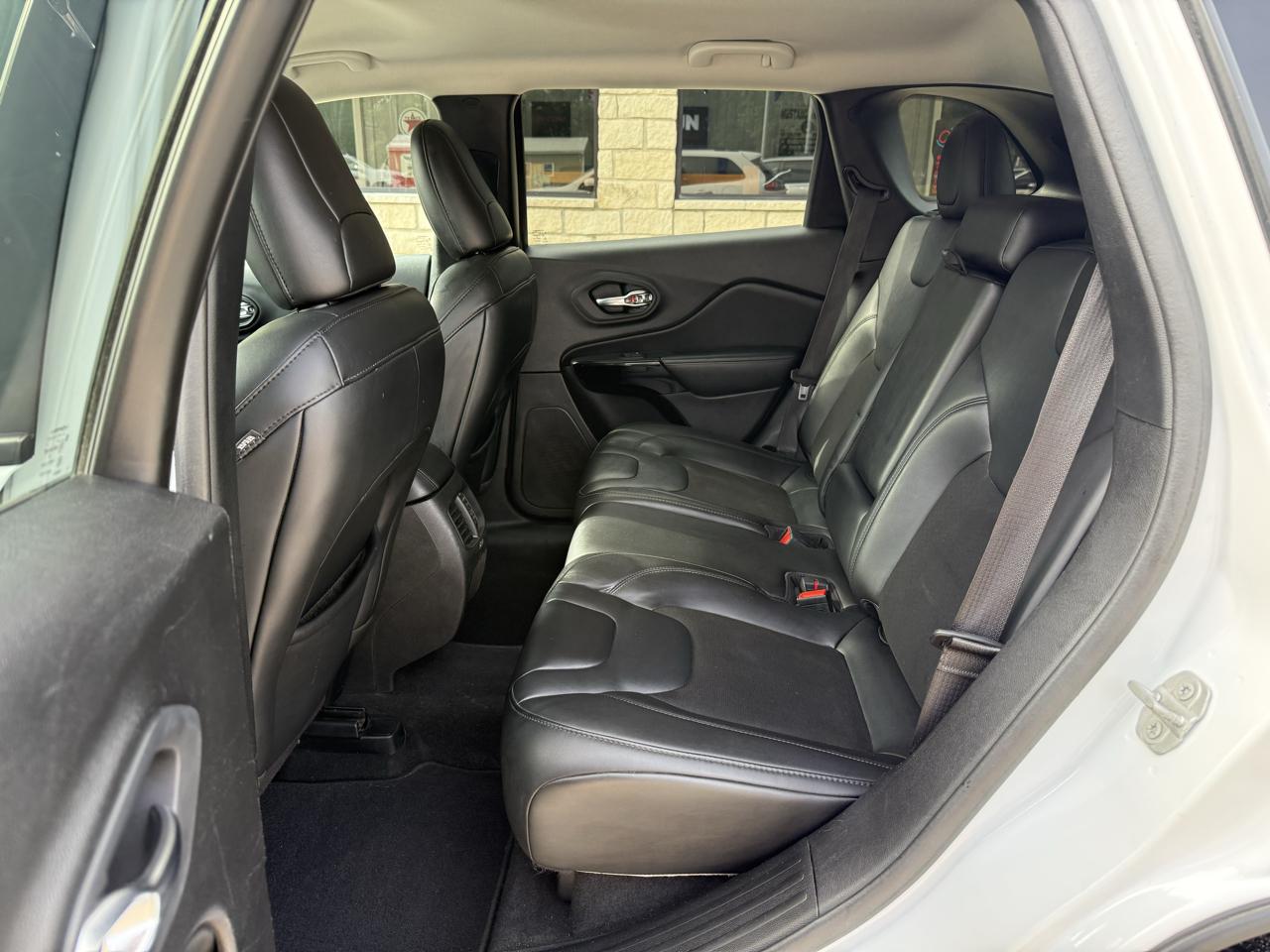 Jeep Cherokee Altitude FWD 2021