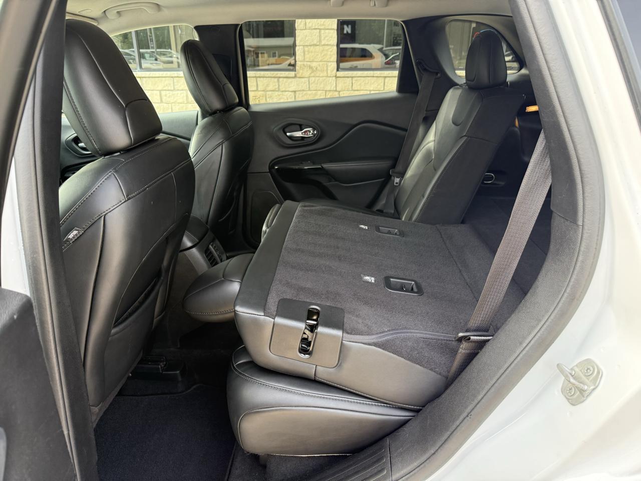 Jeep Cherokee Altitude FWD 2021