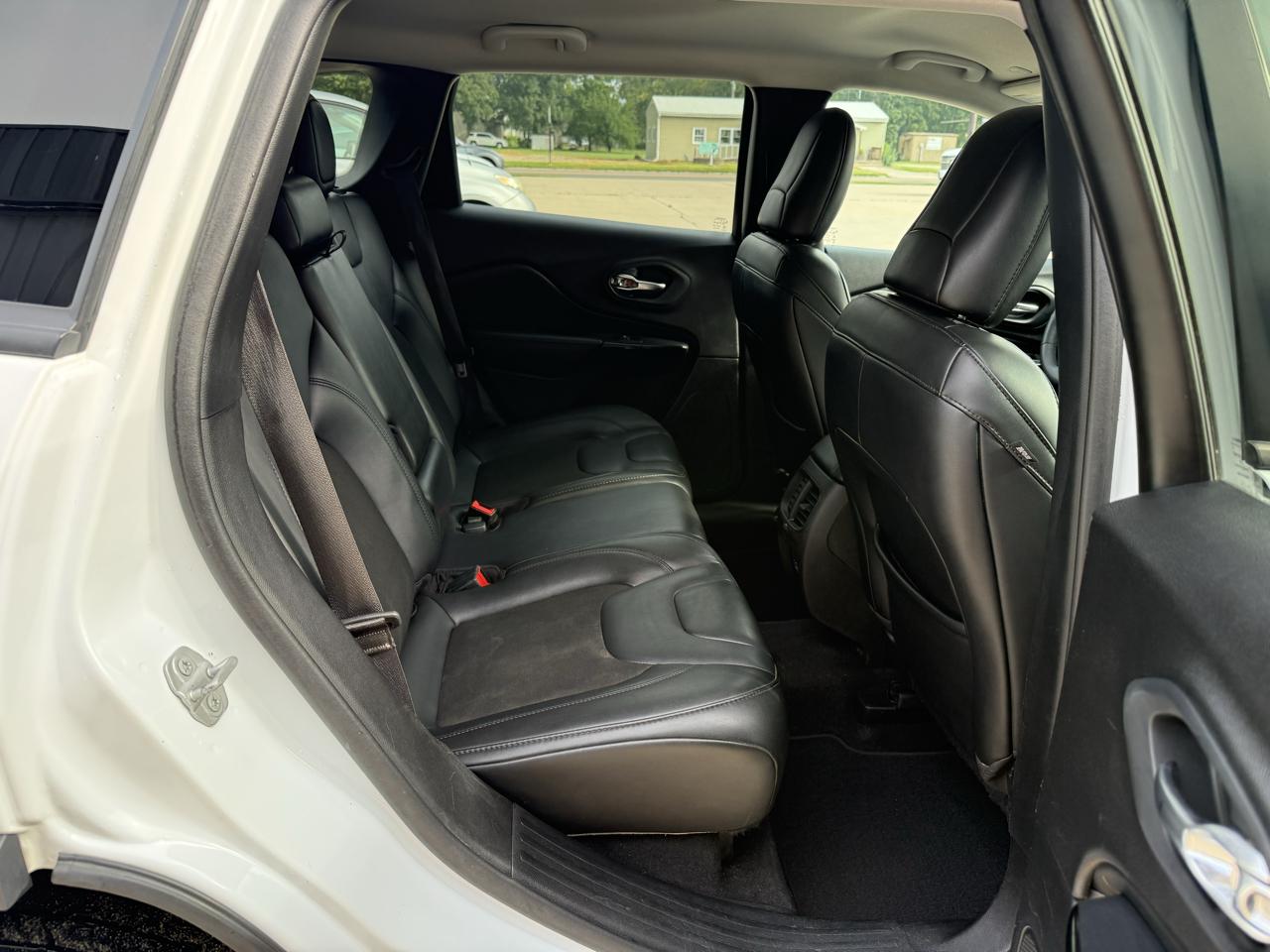 Jeep Cherokee Altitude FWD 2021