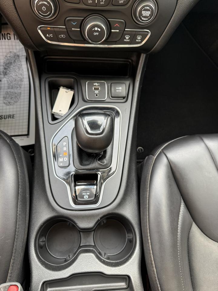 Jeep Cherokee Altitude FWD 2021