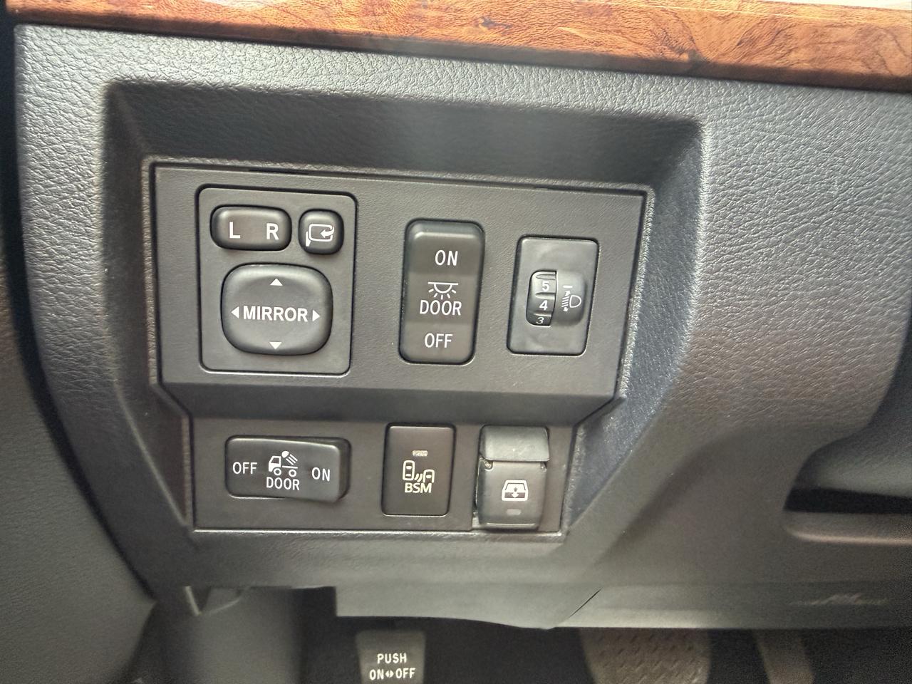 Toyota Tundra 4WD 1794 Edition CrewMax 5.5' Bed 5.7L FFV (Natl) 2017