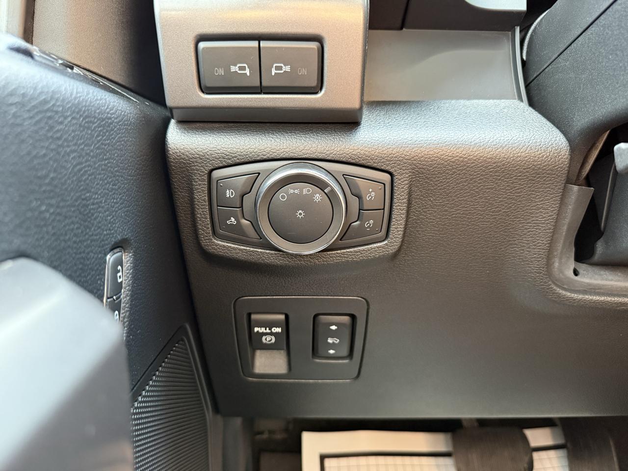 Ford F-150 XLT 4WD 2020