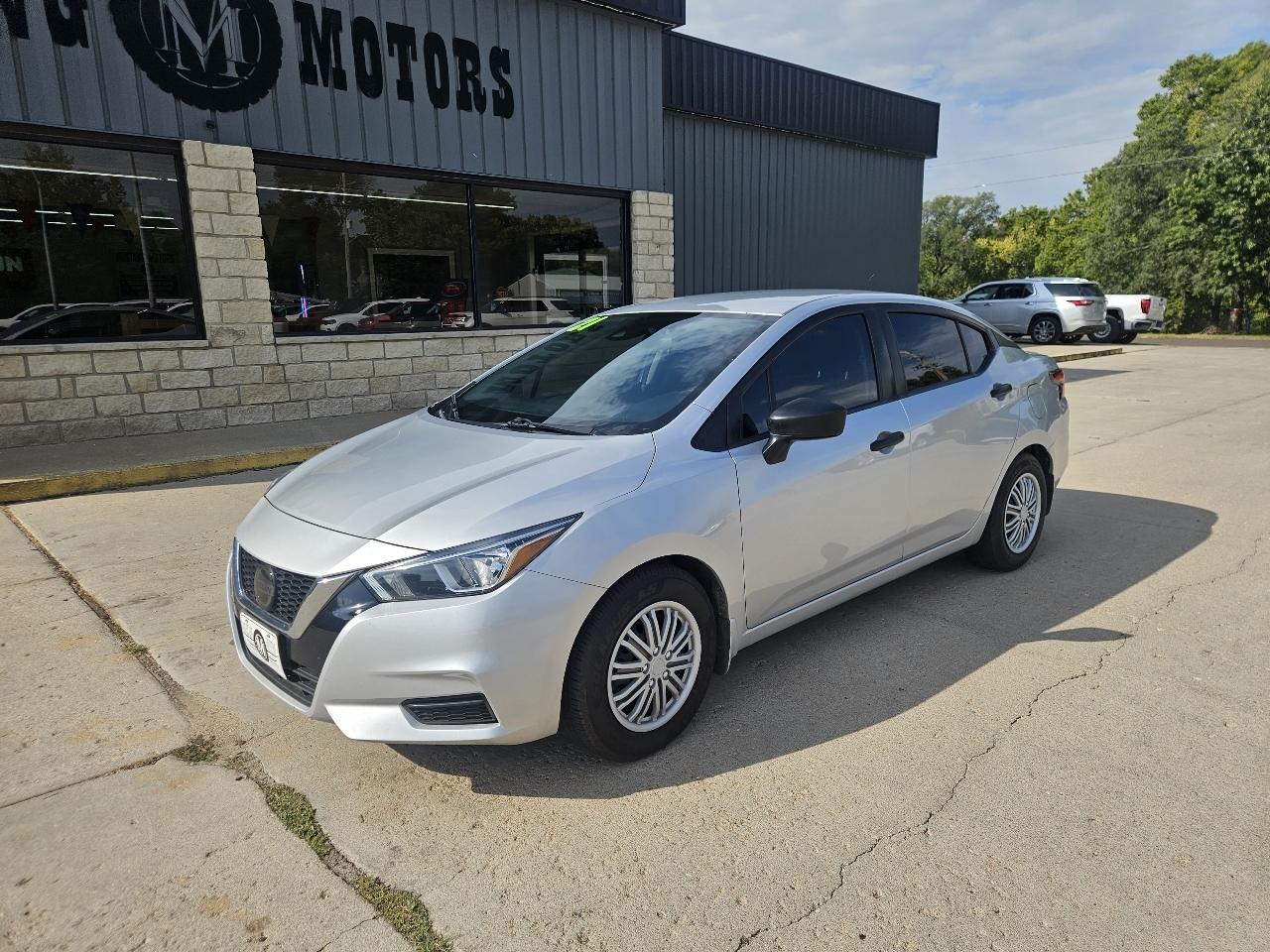 Nissan Versa S CVT 2021