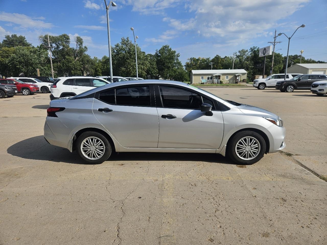 Nissan Versa S CVT 2021