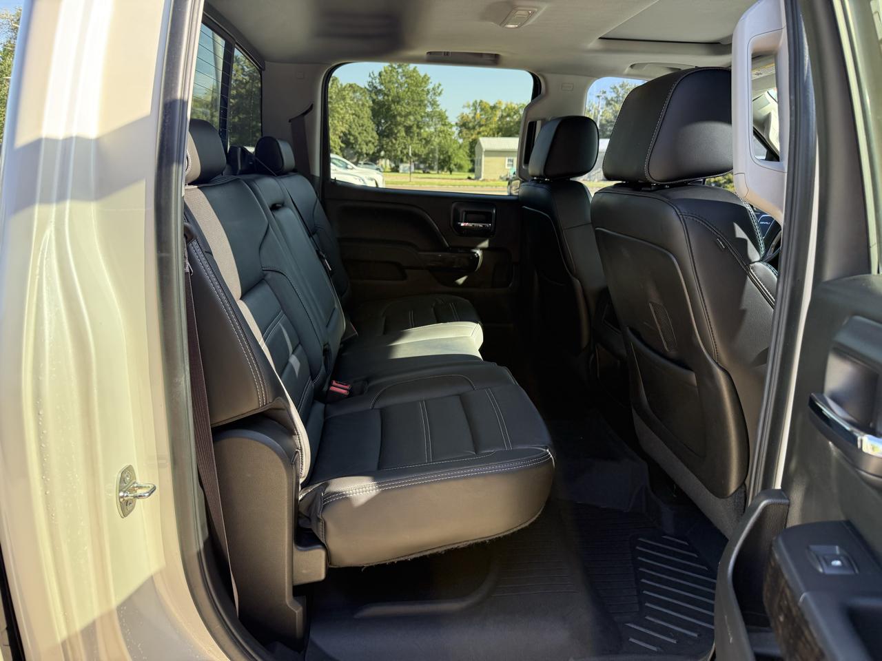 GMC Sierra 1500 4WD Crew Cab 143.5" Denali 2015