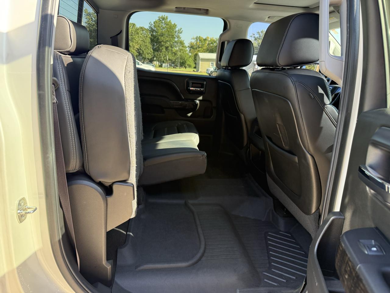 GMC Sierra 1500 4WD Crew Cab 143.5" Denali 2015