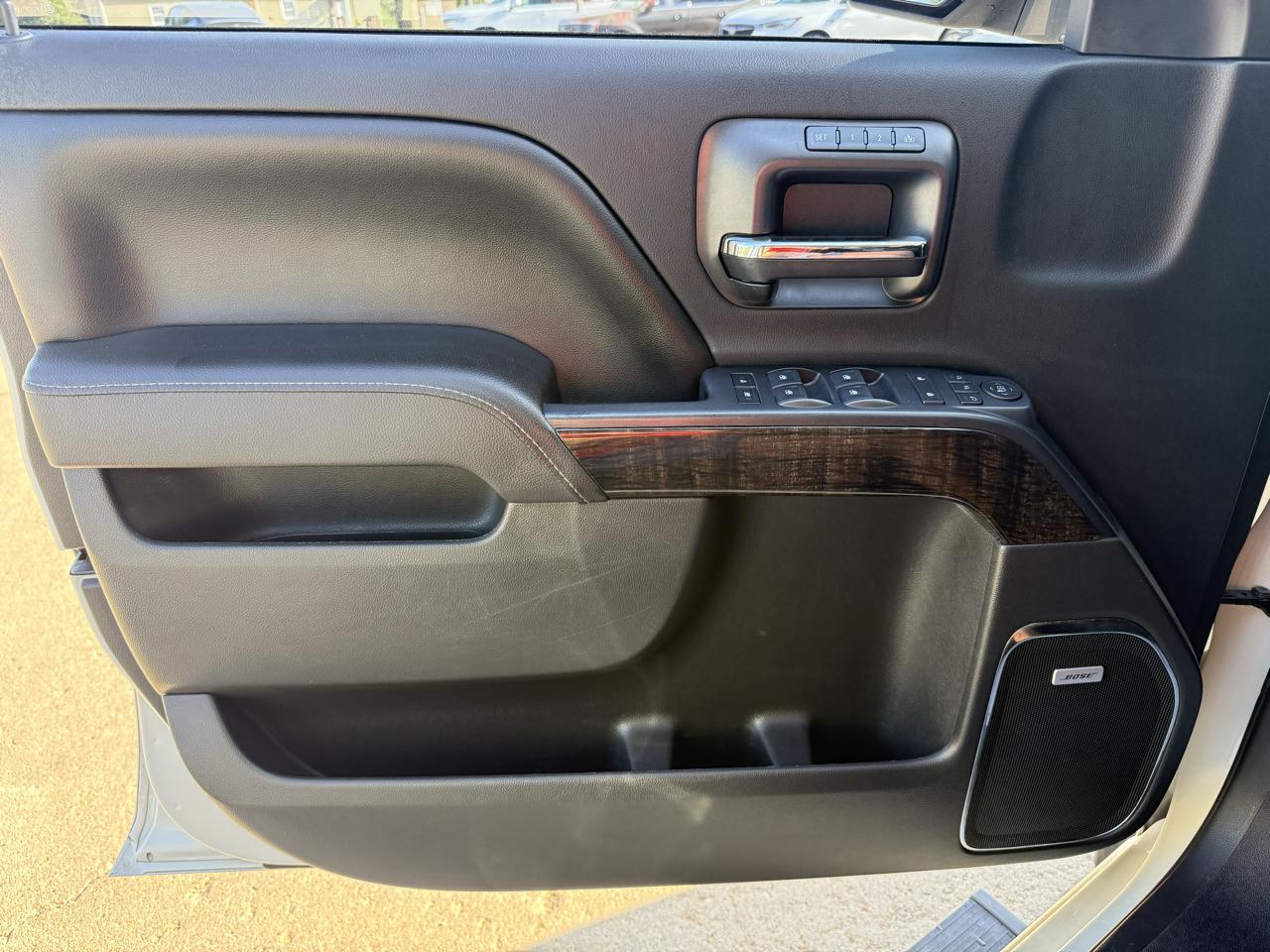 GMC Sierra 1500 4WD Crew Cab 143.5" Denali 2015