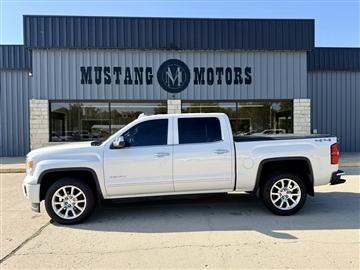 2015 GMC Sierra 1500 4WD Crew Cab 143.5" Denali