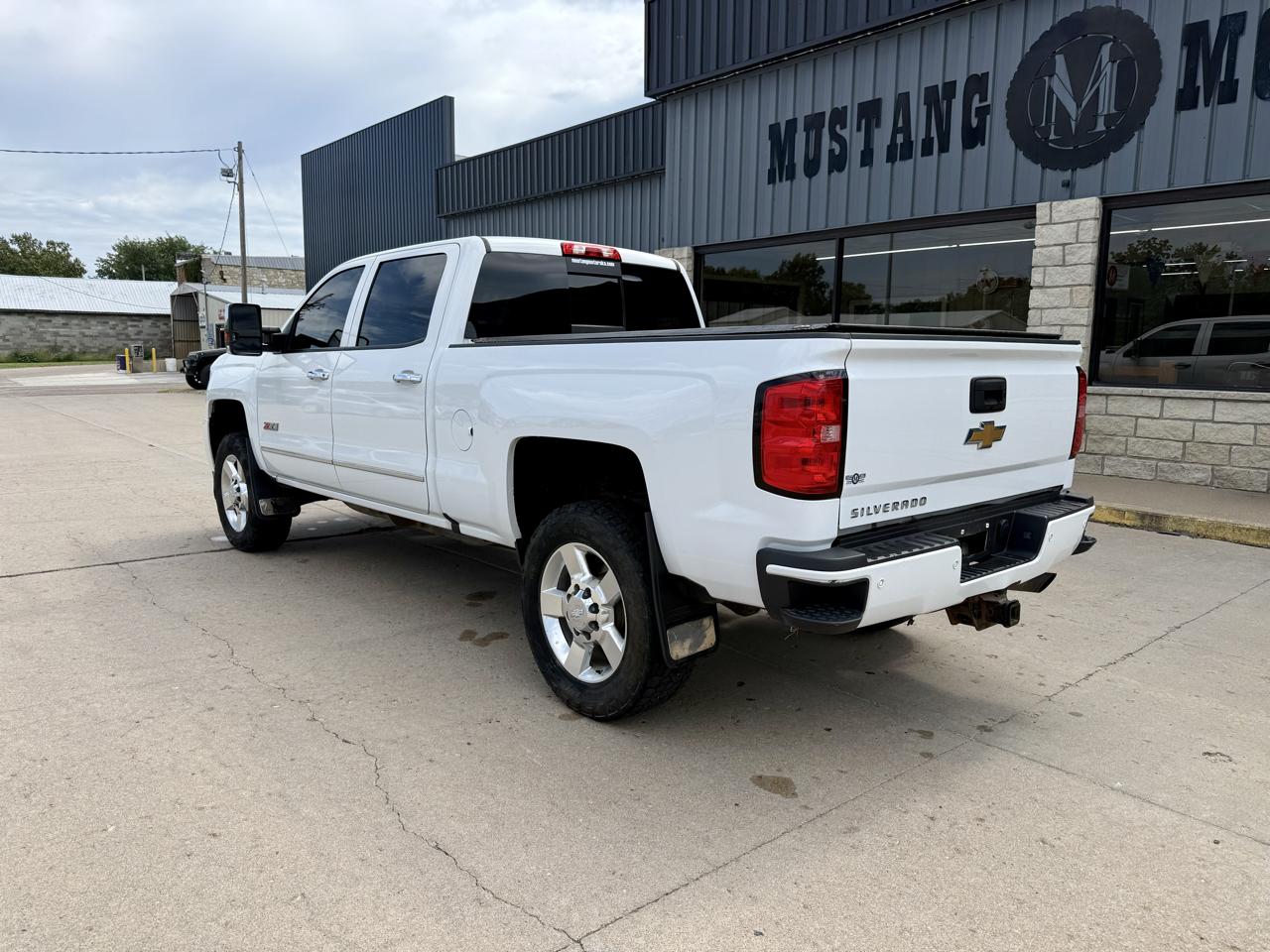 Chevrolet Silverado 2500HD 4WD Crew Cab 153" LT 2017