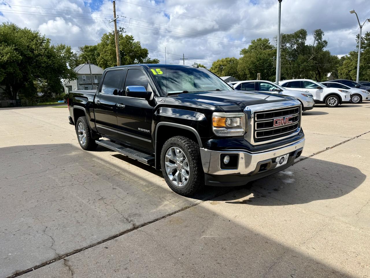 GMC Sierra 1500 4WD Crew Cab 143.5" SLT 2015
