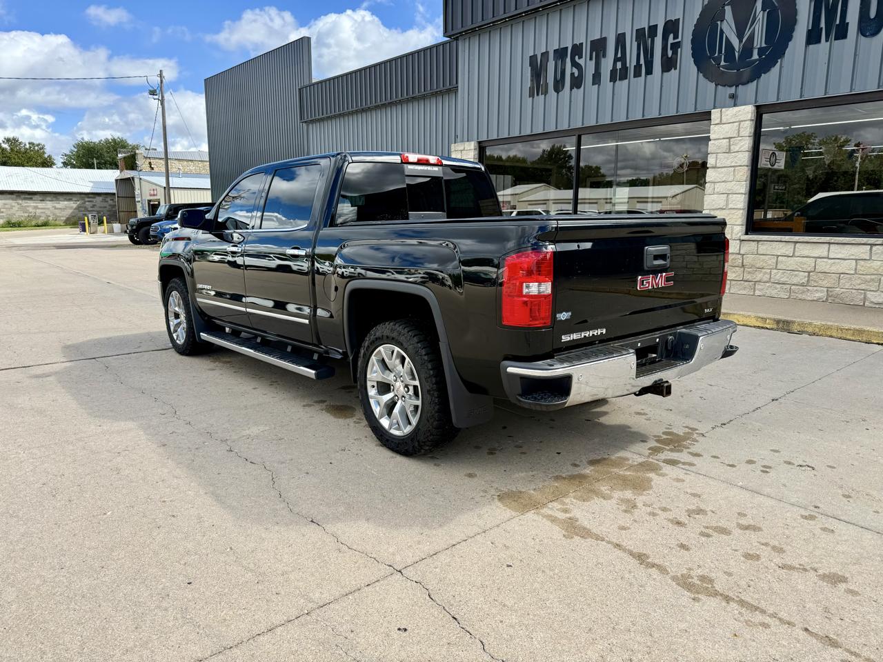 GMC Sierra 1500 4WD Crew Cab 143.5" SLT 2015