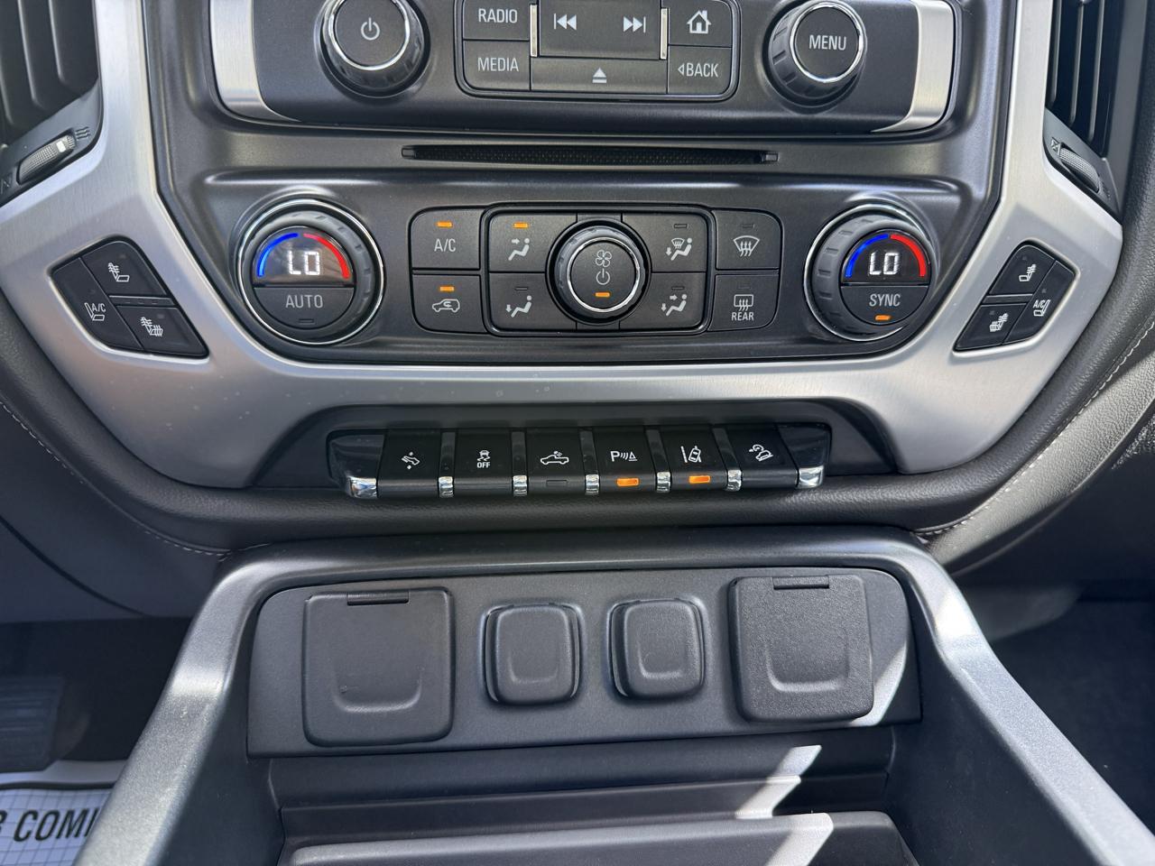 GMC Sierra 1500 4WD Crew Cab 143.5" SLT 2015