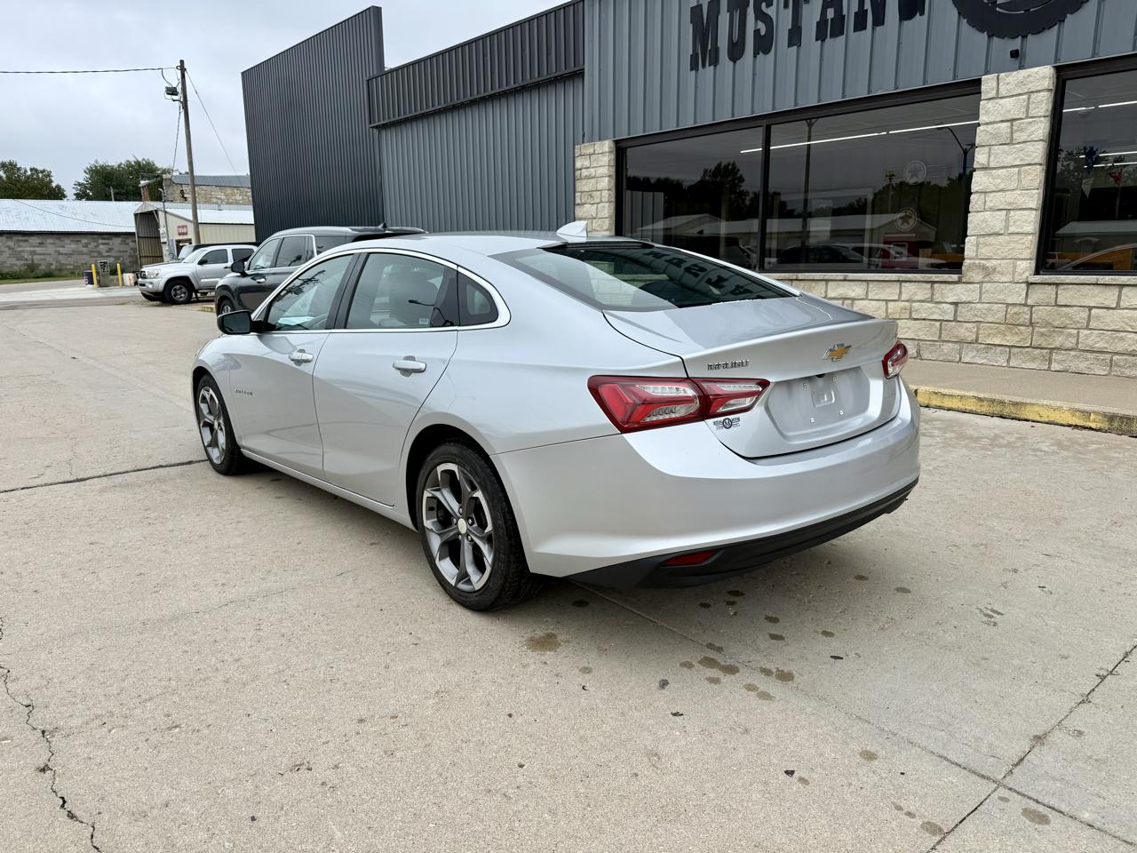 Chevrolet Malibu 4dr Sdn LT 2021