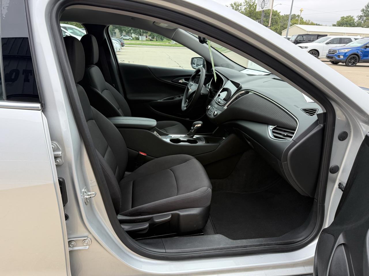 Chevrolet Malibu 4dr Sdn LT 2021