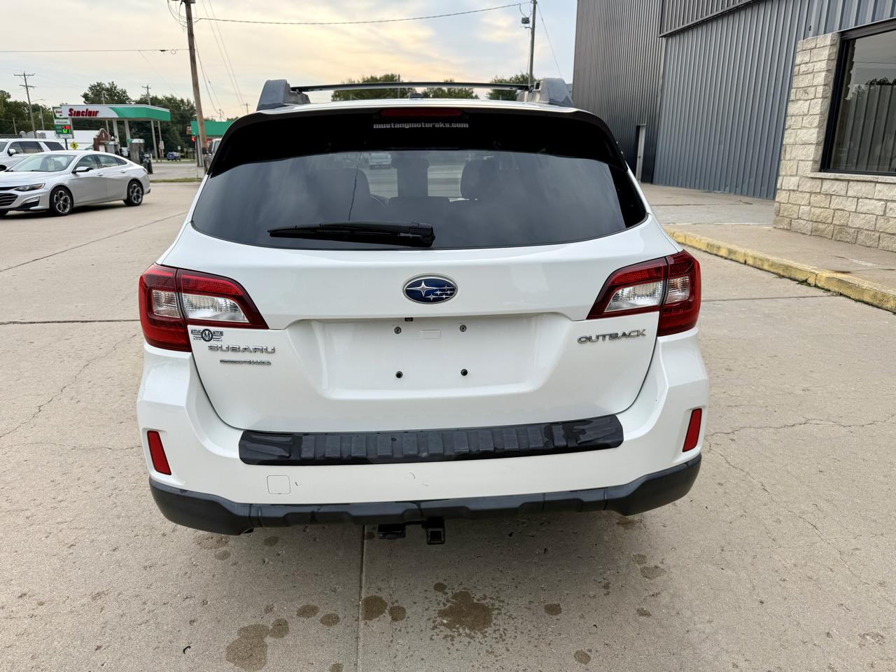 Subaru Outback 4dr Wgn 2.5i Limited 2015