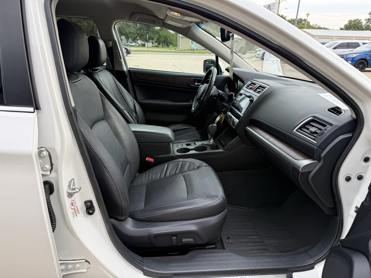 Subaru Outback 4dr Wgn 2.5i Limited 2015