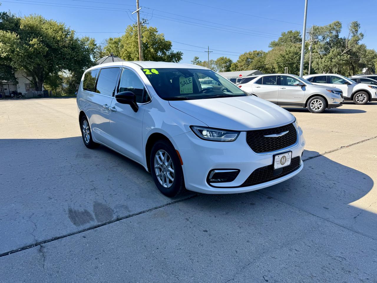 Chrysler Pacifica Touring L FWD 2024