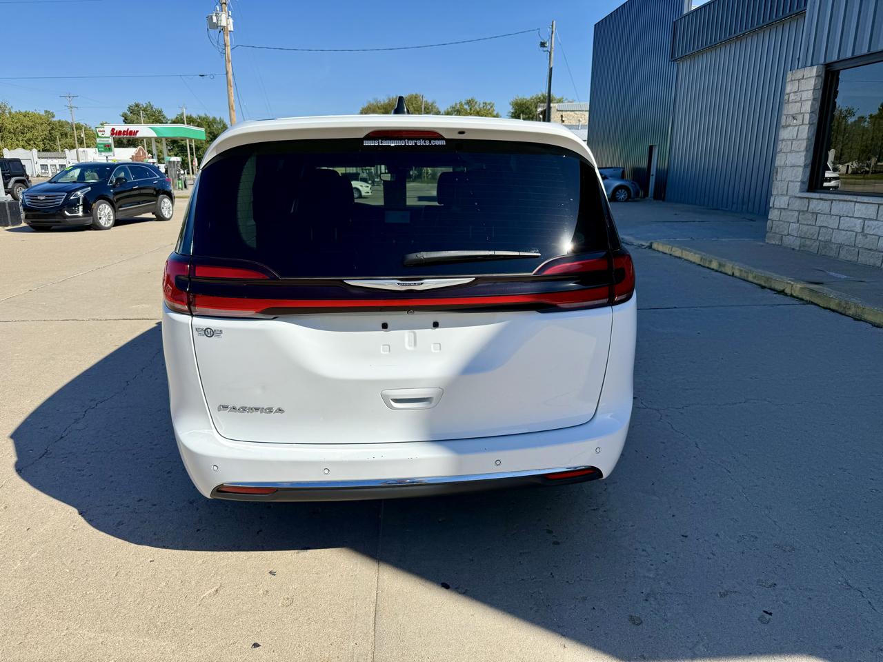 Chrysler Pacifica Touring L FWD 2024