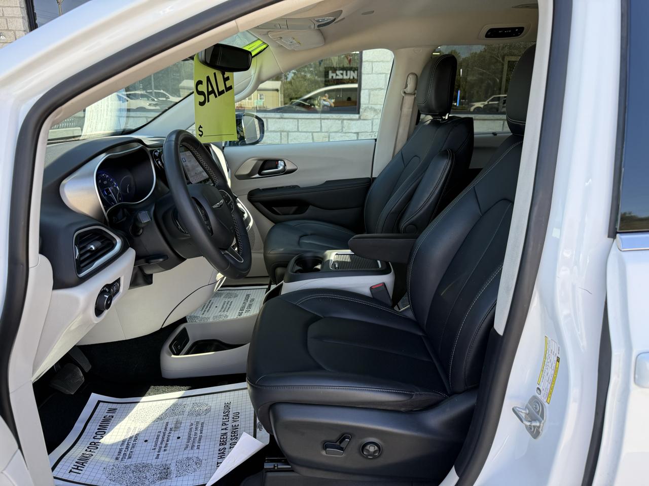 Chrysler Pacifica Touring L FWD 2024